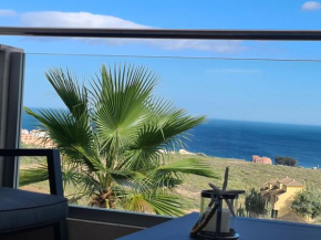 Seaside Serenity - Stylish Apartment with Spectacular Views, Manilva